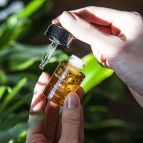 Zdjęcie serum do twarzy 10% Niacynamid w aranżacji