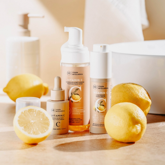 Zdjęcie aktywnie skoncentrowanego serum do twarzy VITAMIN C 30 ml kolekcja w aranżacji
