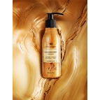 Zdjęcie olejku z drobinkami złota Sandalwood & Tobacco 150ml w aranżacji